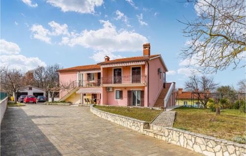 Strmac Appartement | Beautiful Apartment In Labin With Wifi