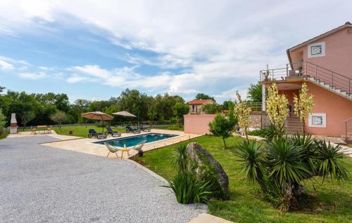 Cres Appartement | Beautiful Apartment In Malinska