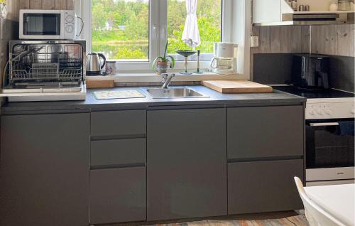 Songe Appartement | Beautiful Apartment In Risør With Wifi