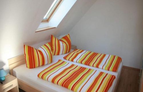 Blowatz Appartement | Beautiful Apartment in Robertsdorf with Garden