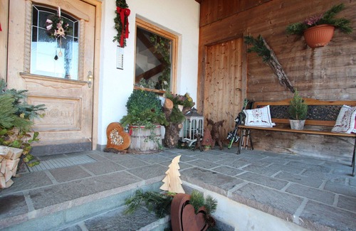 Kapfing Villa | Bel appartement dans une maison de vacances avec WIFI, TV, terrasse, vue panoramique, parking