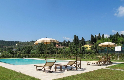 San Michele di Moriano Villa | Appartement dans une maison de vacances avec piscine, climatisation, WIFI, TV, terrasse, parking