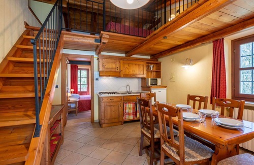 Sampeyre Appartement | Joli appartement pour 4 personnes avec piscine, WIFI, TV et terrasse