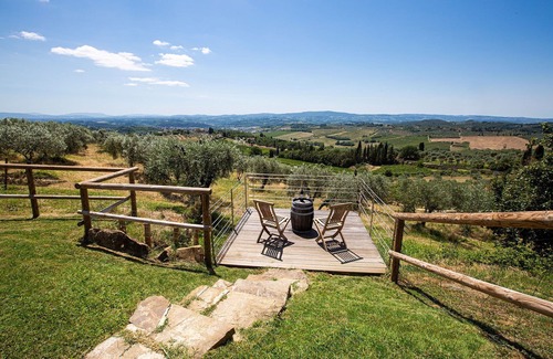 Poggibonsi Appartement | Joli appartement avec piscine, climatisation, WIFI, TV, vue panoramique, près de San Gimignano