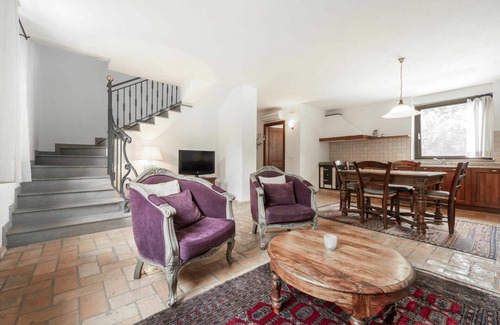 Povoletto Maison | Agréable appartement dans une maison de vacances avec climatisation, WIFI, piscine, TV, terrasse