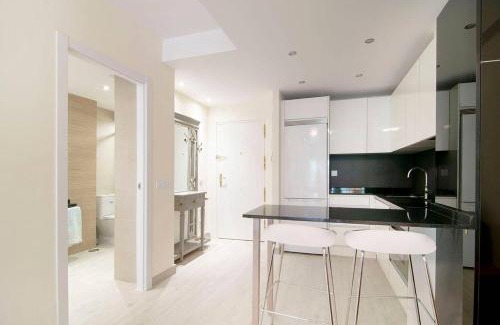 El Viso Appartement | Beautiful Apartment next to Santiago Bernabeu by Batuecas