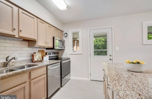 Woodbridge Maison | Beautiful Apt Renovated close to everything conveniently located single house