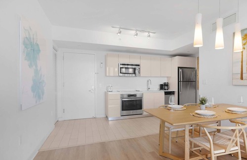 Hallandale Beach Appartement | Beautiful Apt w/Private Balcony + Gym + Pool