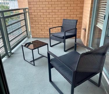 Shirlington Appartement | Beautiful Arlington Apartment with Pool & Parking!