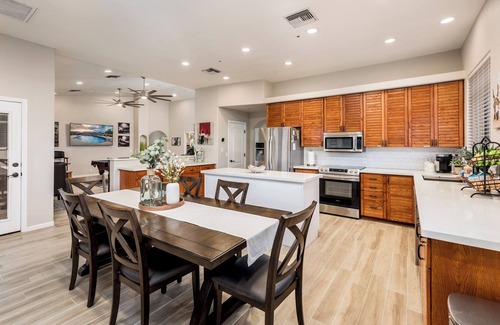 Phoenix Maison | Beautiful backyard oasis w/free heated diving pool