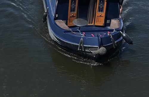Dursley Location De Bateaux | Beautiful Barge with No Regrets