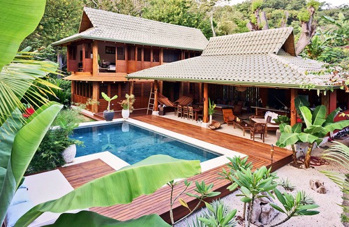 Playa Hermosa Cobano Maison | Belle villa Batik à quelques pas de la plage, service complet.