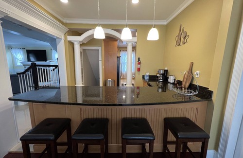 Ventnor City Maison | Beautiful Beach Block House in Ventnor with 3 wrap around decks and ocean views
