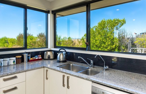 Rarangi Appartement | OCEAN VIEW Beachfront Apartment, Blenheim, NZ