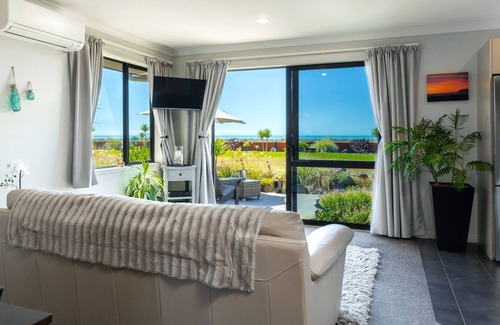 Rarangi Appartement | OCEAN VIEW Beachfront Apartment, Blenheim, NZ