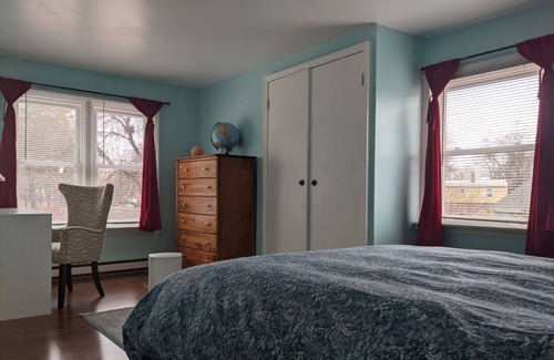 Newtonville Maison | Beautiful bright 2 Bedroom 2 Bathroom home centrally located in Colonie