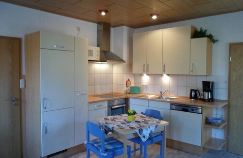 Putbus Appartement | Beautiful, bright apartment 2 - close to the beach (200m) for 4. People