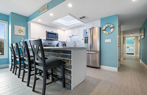 Stuart Copropriété | Beautiful bright, updated 2 bedroom, 2 bath oceanfront condo spectacular views!