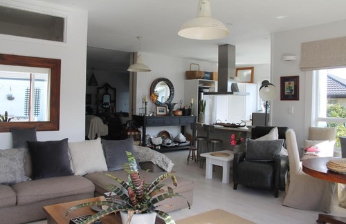 Blenheim Maison | Beautiful Bungalow CBD
