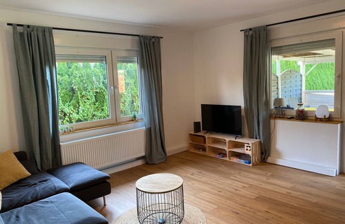Emden Maison | Beautiful bungalow with dike view near the sea dike