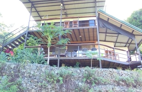 Quepos Maison | beautiful container house with beautiful views of the sea and the mountains