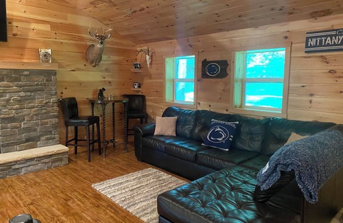 Centre Hall Cabine | Beautiful cabin 11 miles from Beaver Stadium. Enjoy an unplugged PSU weekend.