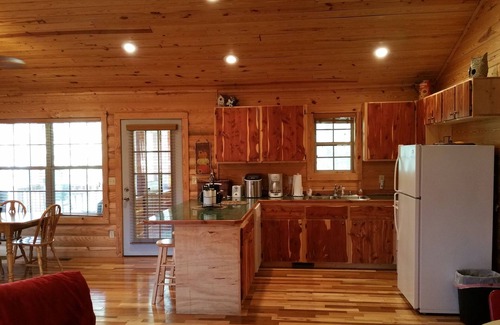 Mountain View Cabine | Belle maison de style cabine sur la rivière Blanche!