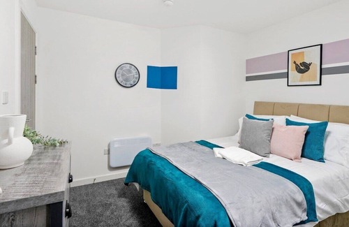 Gabalfa Appartement | Beautiful Central Cardiff Gem - Private Patio
