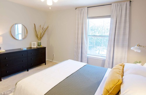 Medical Center District Maison | Beautiful Central Home for Families and Groups