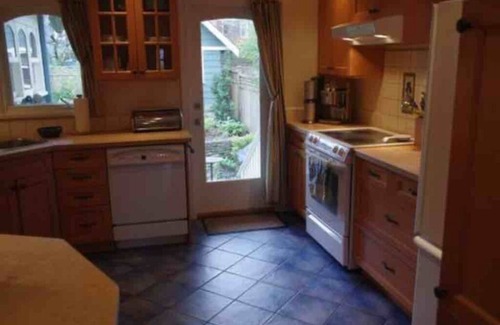 West Point Grey Maison | Beautiful Character Home Near UBC and Point Grey Village