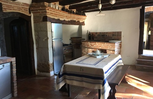 Aiguelèze Cottage | Belle maison de charme ****en bord de rivière.Piscine privative