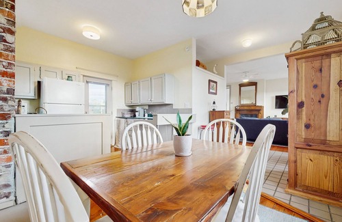 River District Maison | Beautiful coastal home with private back yard and close to downtown attractions