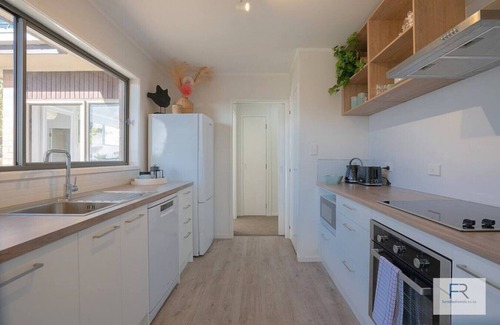 Rothesay Bay Maison | Beautiful Coastal Home Rothesay Bay