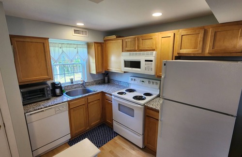 Kennebunkport Station Balnéaire | Beautiful condo at the Resort at Goose Rocks.