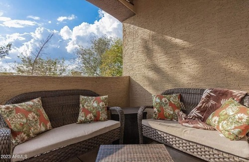 Parkwood Ranch Appartement | Beautiful condo in Gated community with 2 pools, club house and work out room!