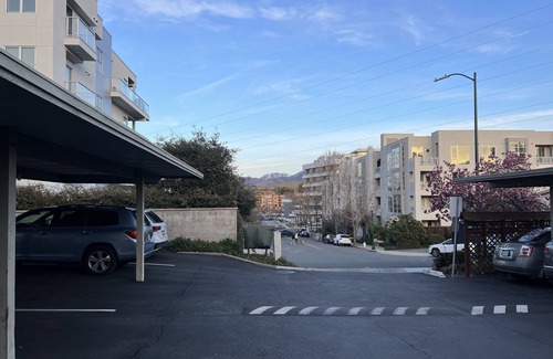 Walnut Creek Copropriété | Beautiful Condo In the heart of Walnut Creek/BART and downtown