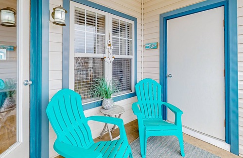 Villages of Five Points Copropriété | Beautiful condo near ocean with pool, fast WiFi, central AC & washer/dryer