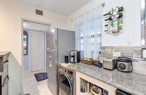 Williams Town Copropriété | Beautiful Condo on the Beach in Freeport!