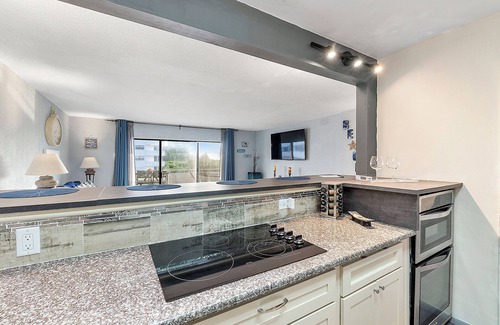 Williams Town Copropriété | Beautiful Condo on the Beach in Freeport!