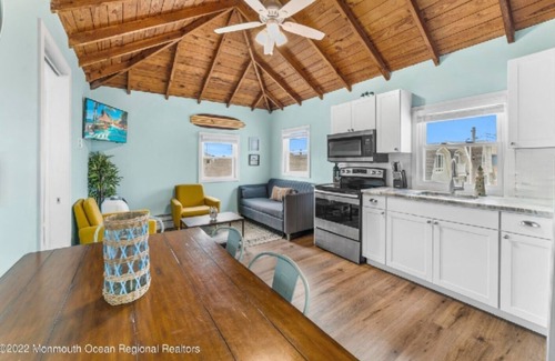 Manasquan Copropriété | Beautiful condo steps away from the beach in Manasquan