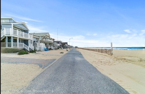 Manasquan Copropriété | Beautiful condo steps away from the beach in Manasquan