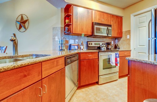 Highland Lake Estates Copropriété | Beautiful condo with amazing views & W/D - pools, hot tub & tennis