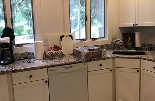 Conesus Maison | Beautiful Conesus Cottage