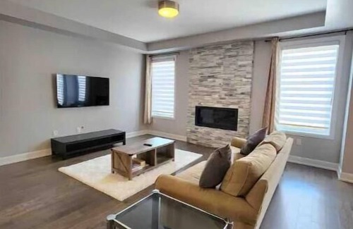 Oakville Maison | Beautiful Contemporary 4 bed Oakville House!