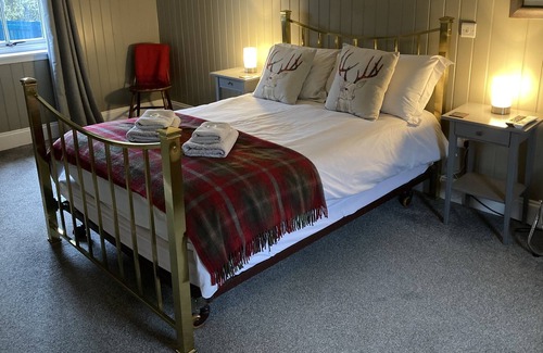 Stronmilchan Cottage | Wonderful West Highland Cottage River Orchy and Magnificent Mountain Views