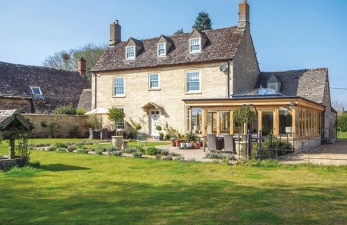 Alvescot Autre | Beautiful Cotswold Farmhouse