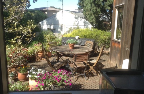 Barwon Heads Maison | Beautiful Cottage one street from the river...