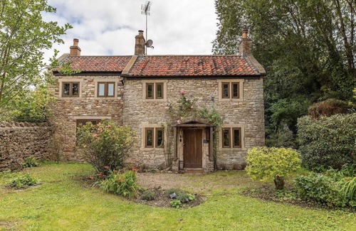 Chilcompton Maison | Beautiful Cottage nr Mendip Hills, Private Parking