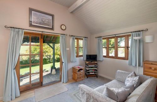 Rudloe Maison | Beautiful Cottage With Stunning Views in Box