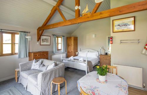 Rudloe Maison | Beautiful Cottage With Stunning Views in Box